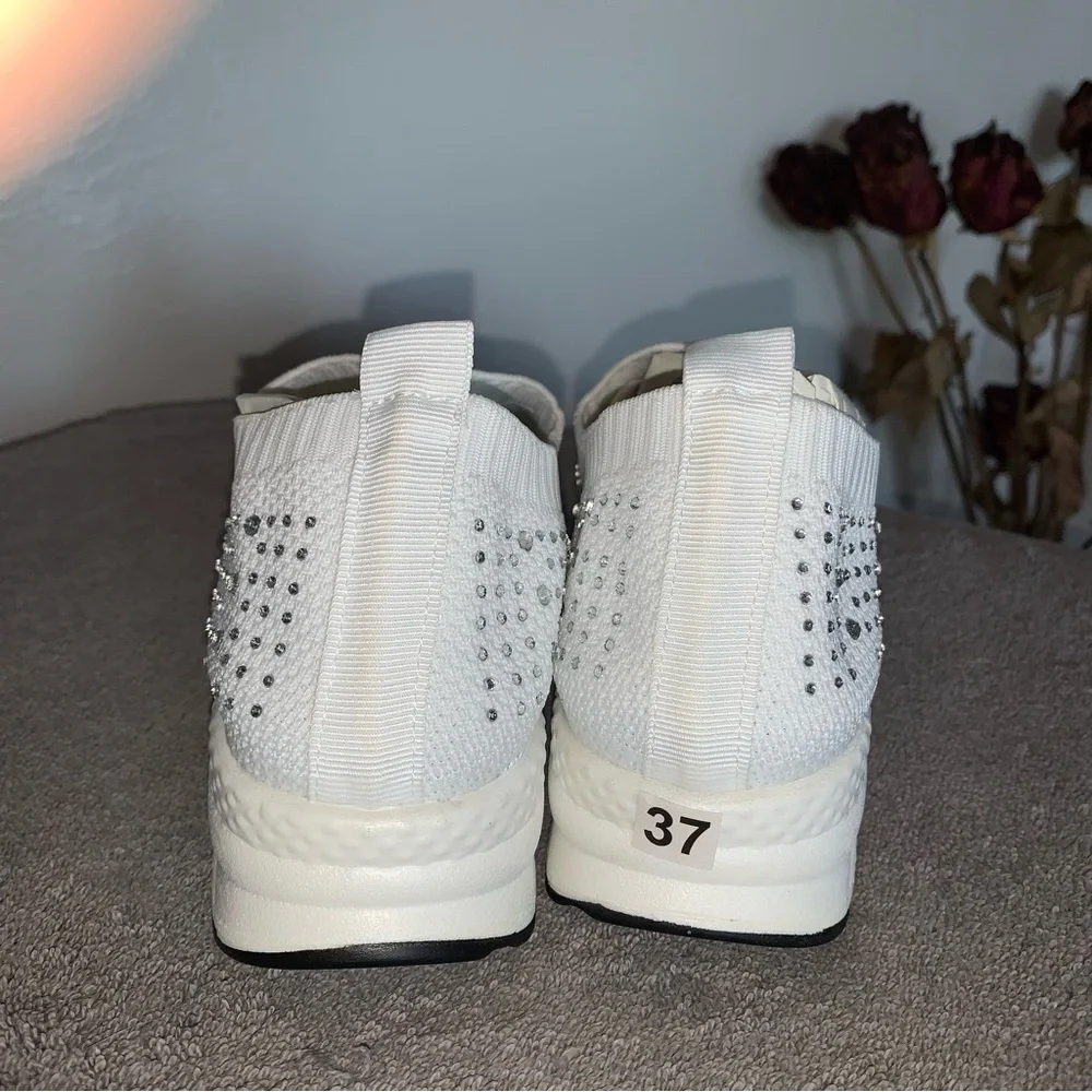 White sneakers with rhinestones 6-6.5
